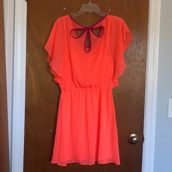 Express Dress! Size Medium! - Picture 2 of 7